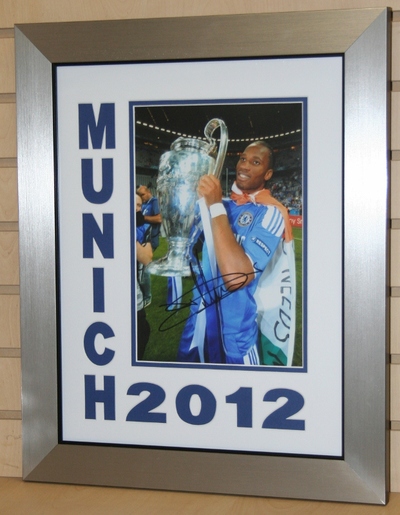 Didier Drogba autograph 12 x 8