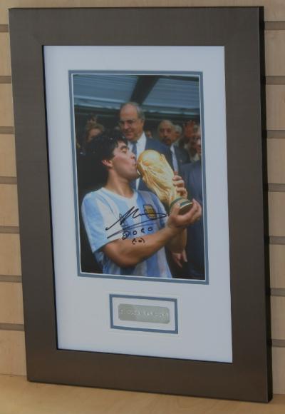 Diego Maradonna signed photo