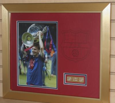 Lionel Messi signed 12 x 8 photo