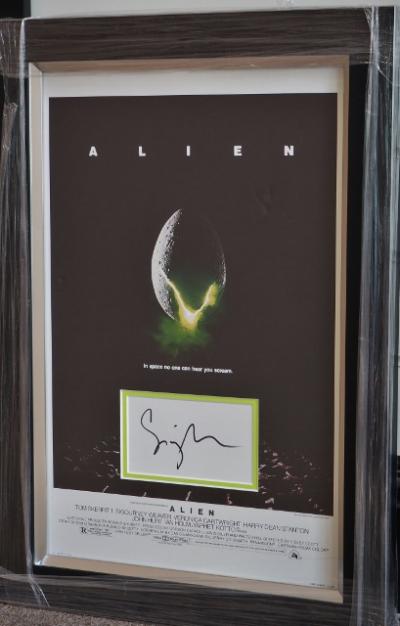Sigourney Weaver signed card