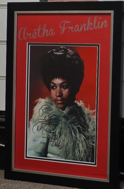 Aretha signed 12 x 8 photo
