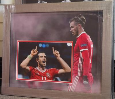 Gareth Bale Euros autograph