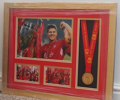 Steven Gerrard signed photo