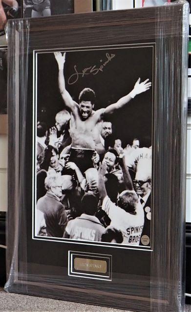 Leon Spinks signed 16 x 12