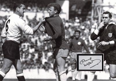 Dave Mackay autograph