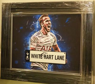 Harry Kane signed door sign